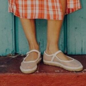 Imiversal Thread  Women's Cream Espadrille Flats